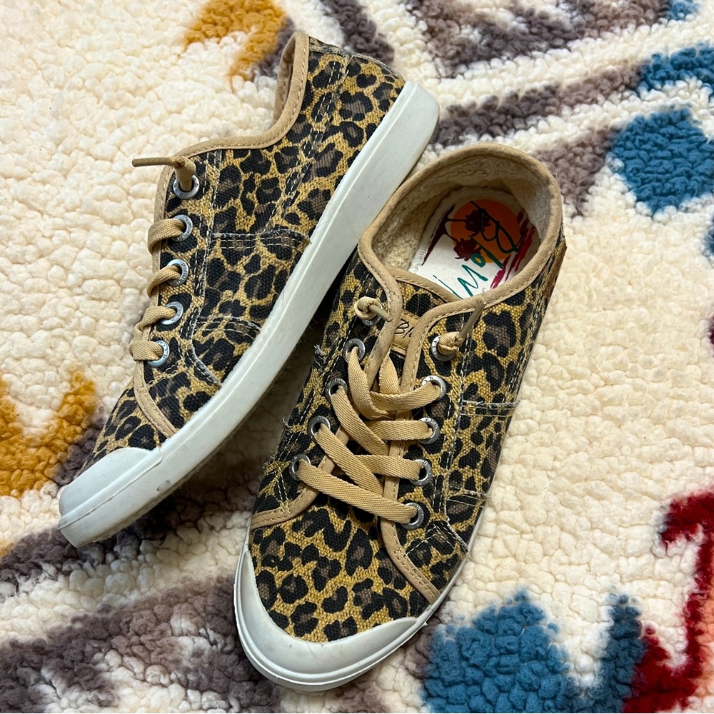 8.5 Women’s Blowfish Leopard Print Sneakers with Sherpa lining
